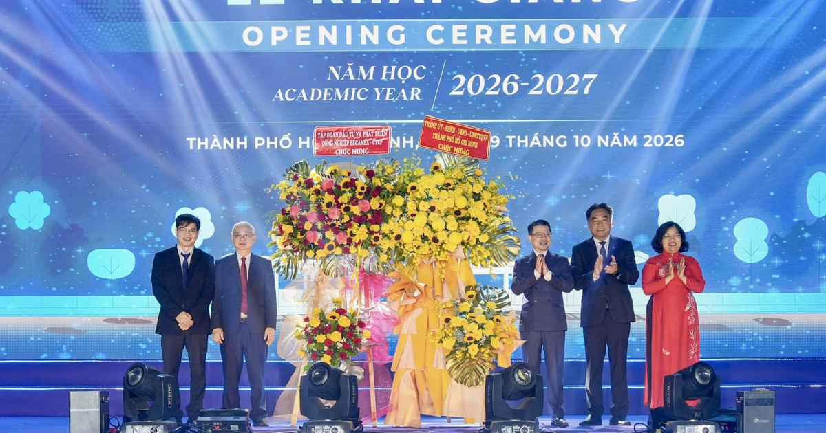 Lãnh đạo TP.HCM dự khai giảng năm học mới tại EIU