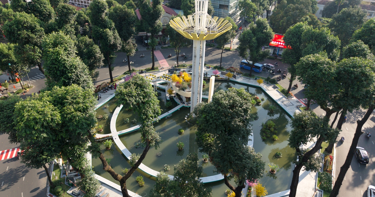 Ảnh mới nhất về Hồ Con Rùa, cầu thang bất ngờ được sơn gam màu khác