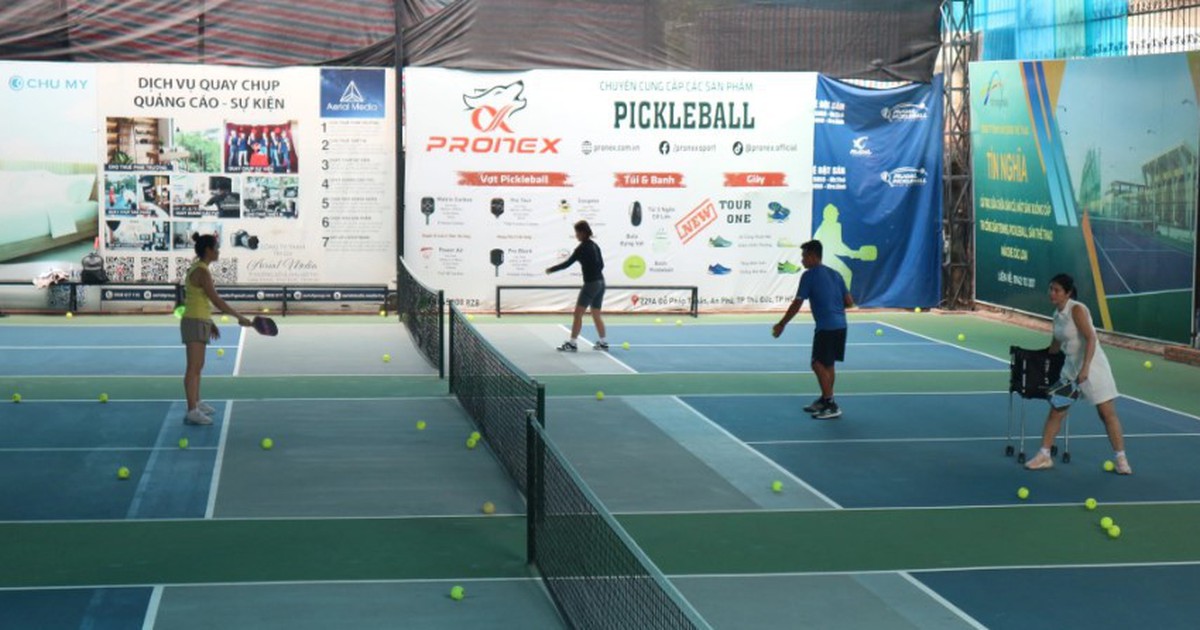 Tập thể thao giảm eo bận đồ đẹp ngày tết: Cẩn thận nhập viện