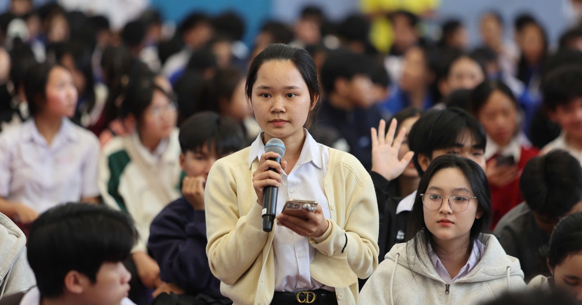 Tuyển sinh ĐH 2026: Chuyển hướng tổ hợp môn khi hạn chế khối thi truyền thống