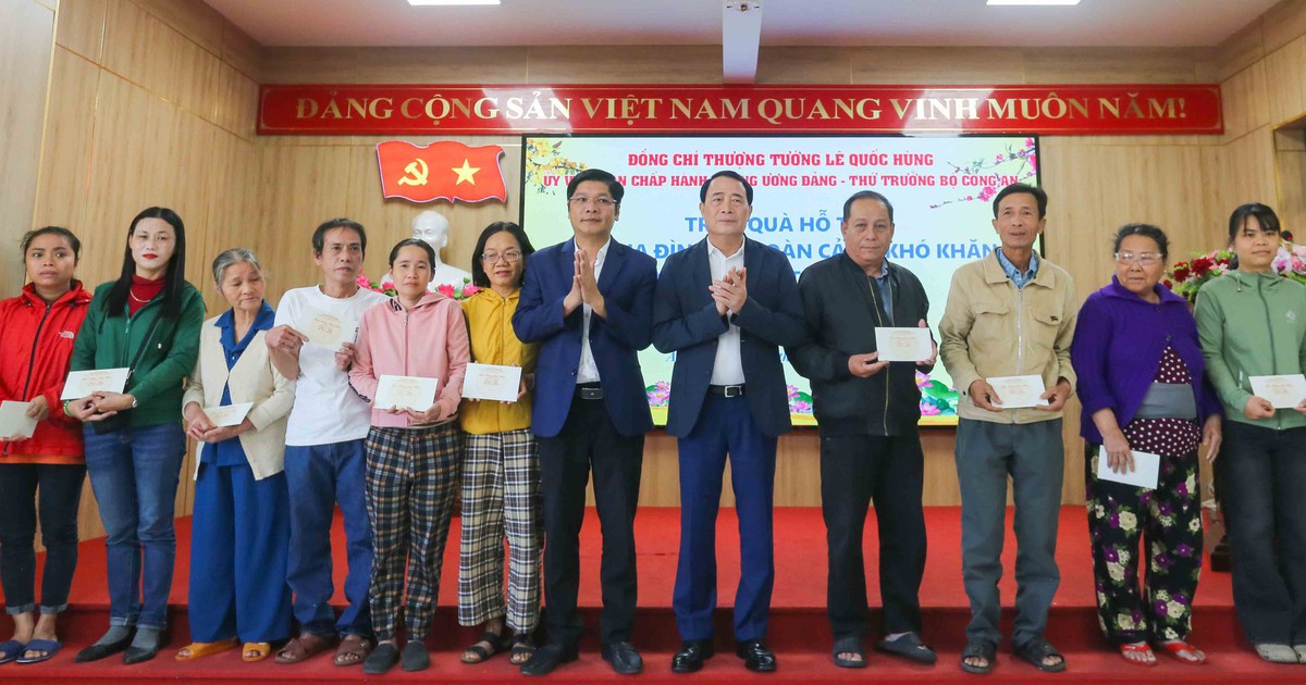 Giúp người dân khó khăn có cái tết ấm cúng hơn