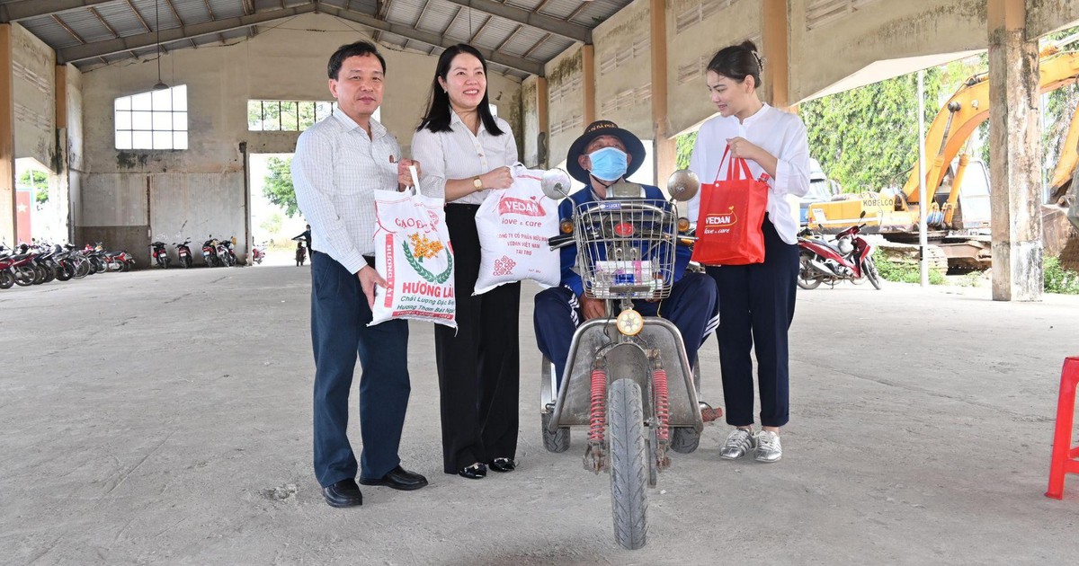 Vedan trao hơn 1.000 phần quà Tết cho hộ khó khăn