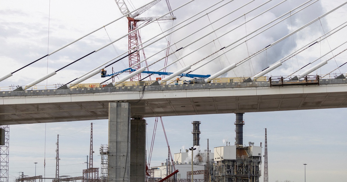 &Ocirc;ng Trump dọa ngăn kh&aacute;nh th&agrave;nh c&acirc;y cầu 4,7 tỉ USD kết nối Mỹ v&agrave; Canada