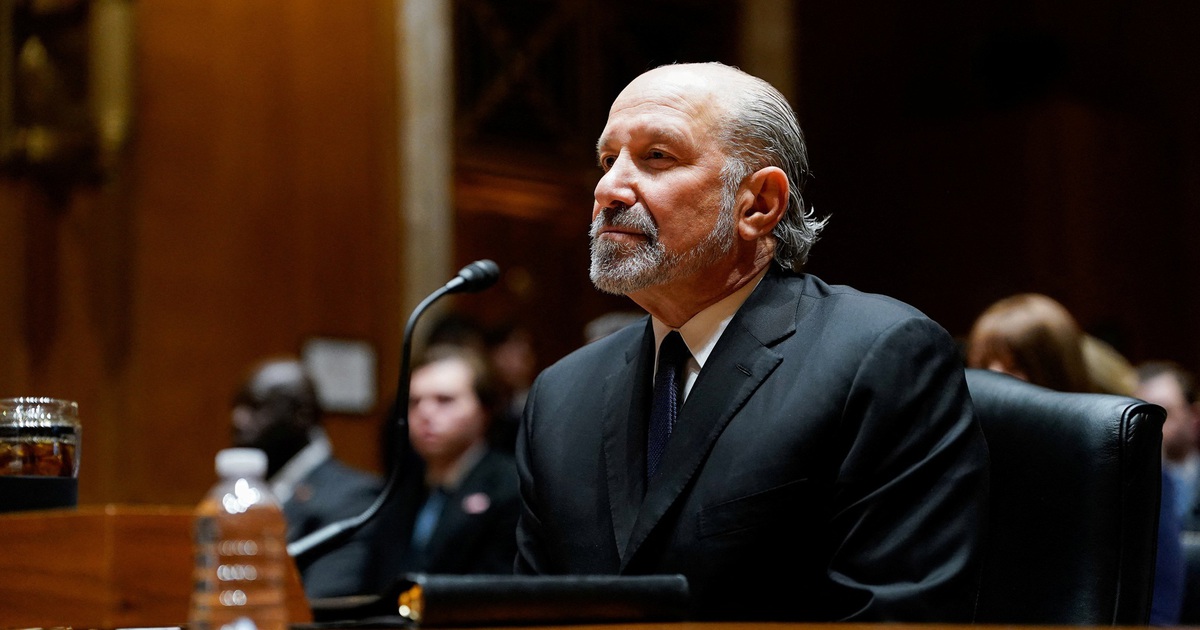 Hồ sơ Epstein tiếp tục g&acirc;y b&atilde;o ch&iacute;nh trường Mỹ