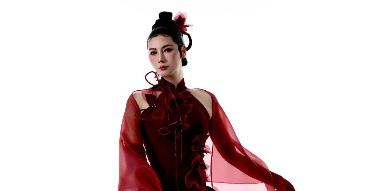 Nhà thiết kế Việt khoe vẻ nóng bỏng sau khi chuyển giới