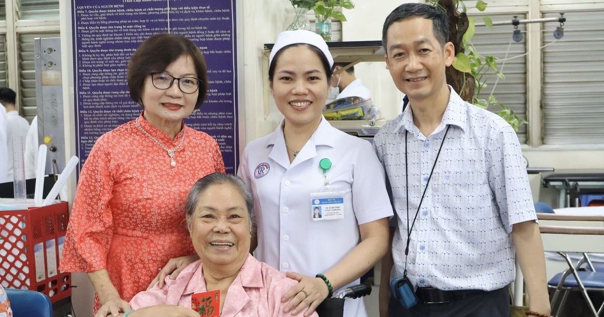 Bệnh nhân nghẹn ngào với tiệc tất niên đặc biệt ở Bệnh viện Chợ Rẫy