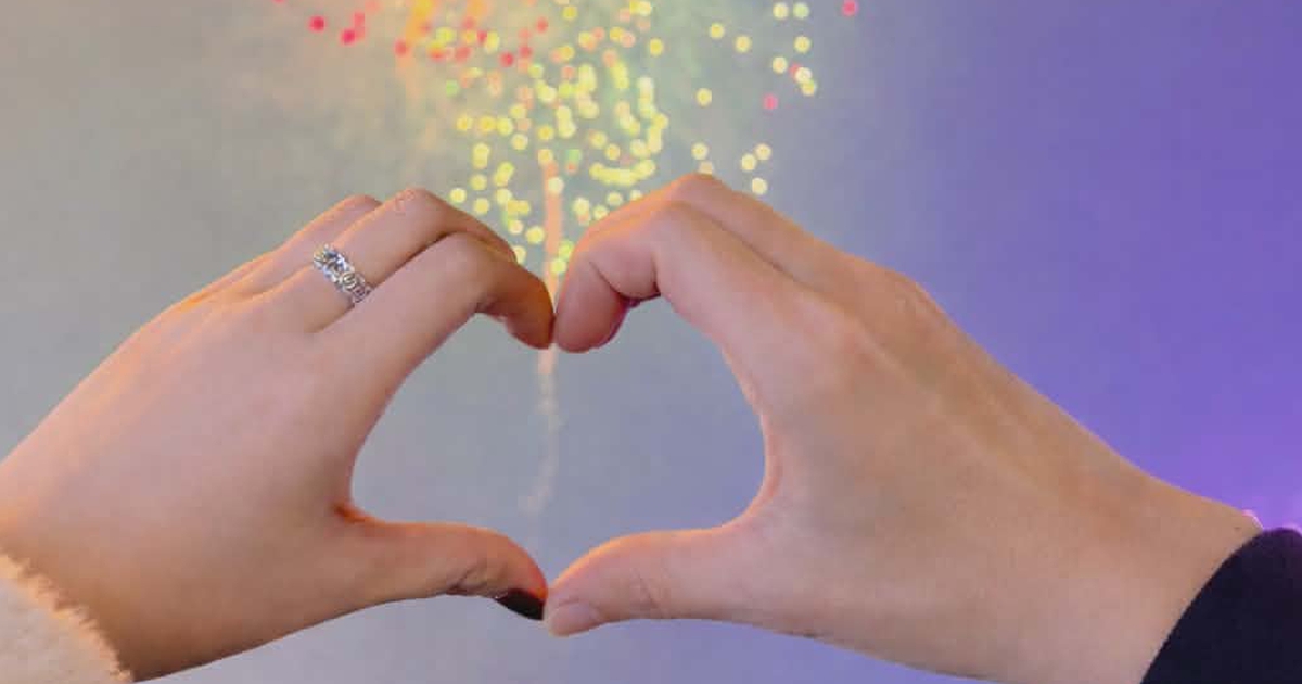 Ngày Valentine: Tình yêu thời AI có ChatGPT viết thư tình sẽ làm mất cảm xúc thật?