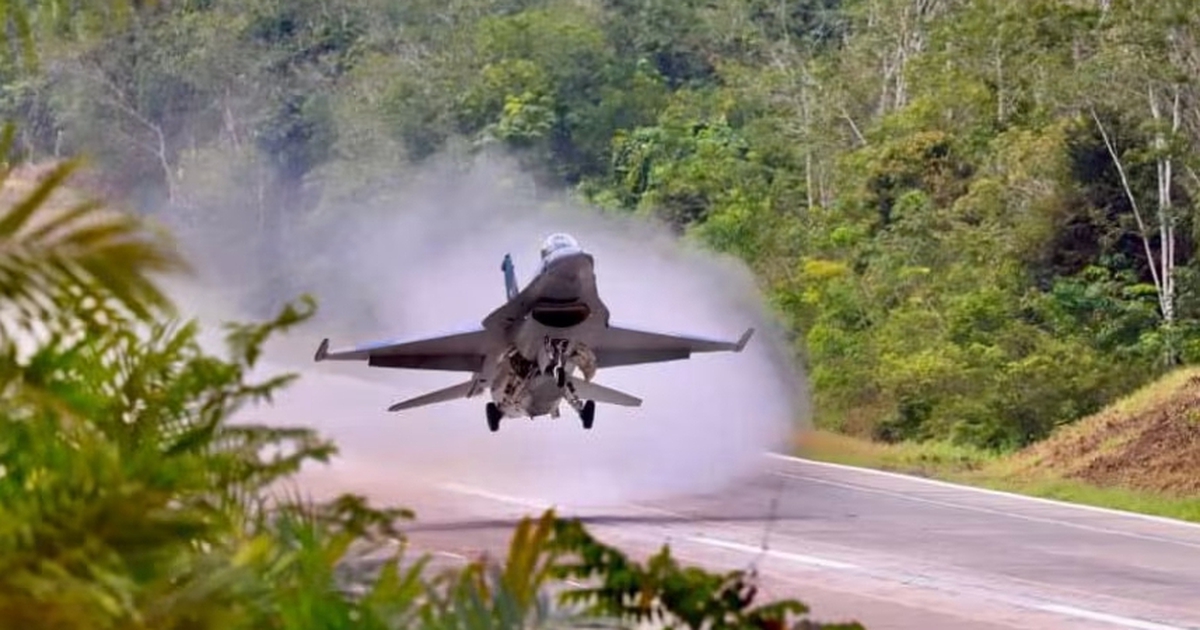 Indonesia biến đường bộ thành 'tàu sân bay' cho chiến đấu cơ