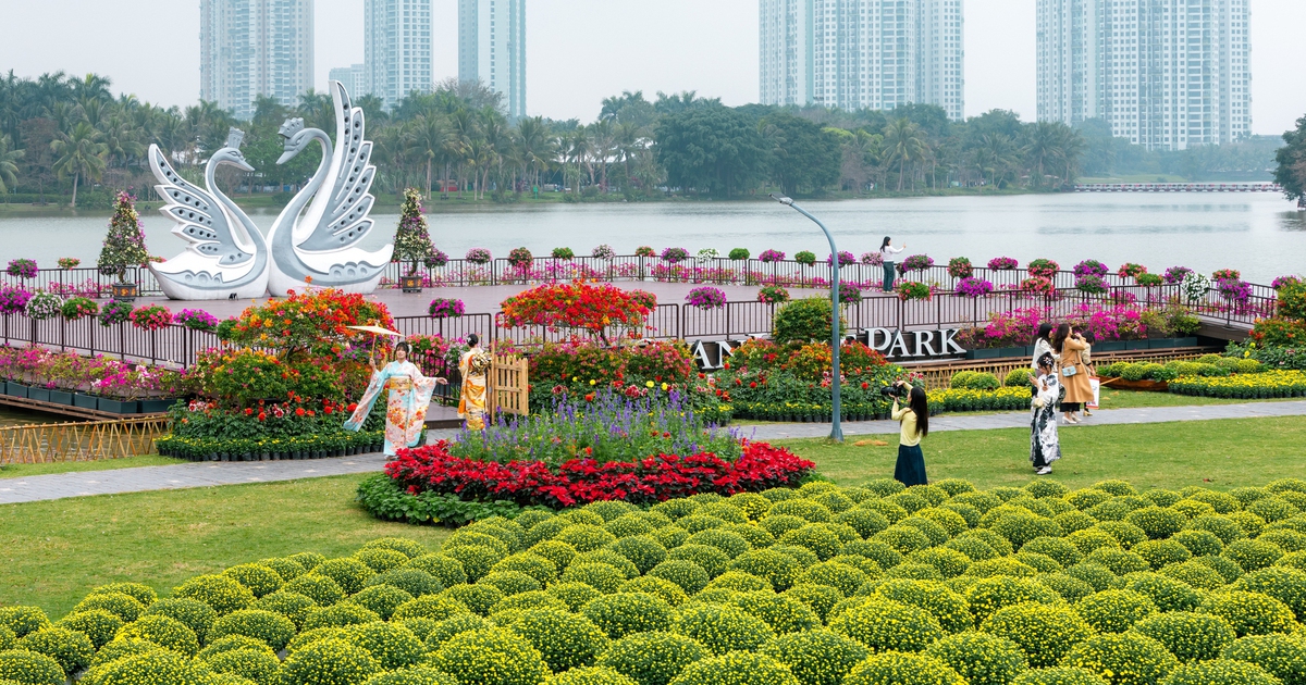 Ecopark tràn ngập sắc hoa các đại đô thị khắp 3 miền dịp Tết Bính Ngọ 2026