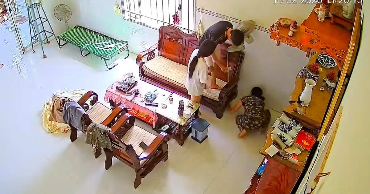 Dọn nhà đón tết, tiền rơi lả tả từ quạt: 'Quỹ đen' bị lộ?