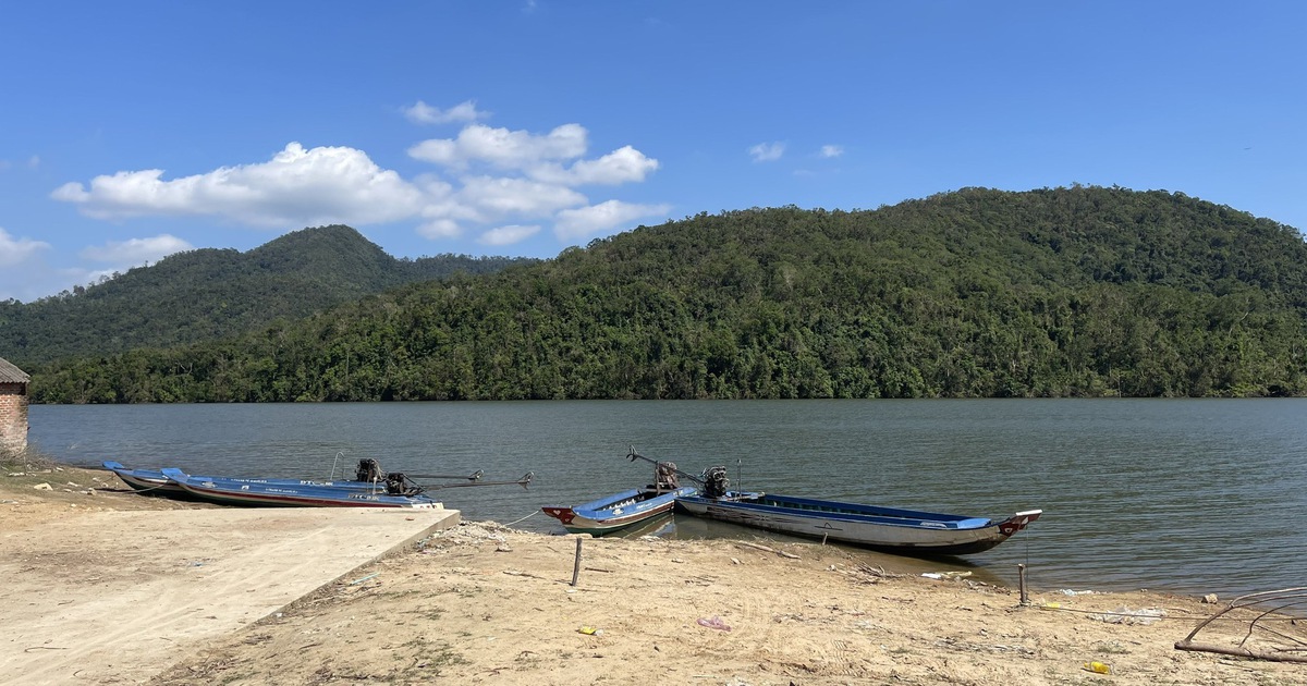 Tết Nguyên đán đặc biệt ở làng 'ốc đảo': 'Có điện sáng, có karaoke nữa'