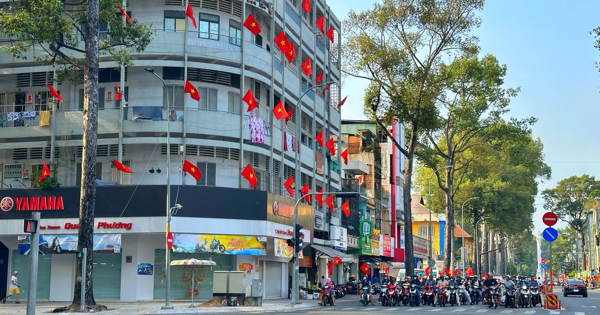 Hoàng hôn 28 tết trước ngày giao thừa: Đường phố trung tâm TP.HCM thật khác!