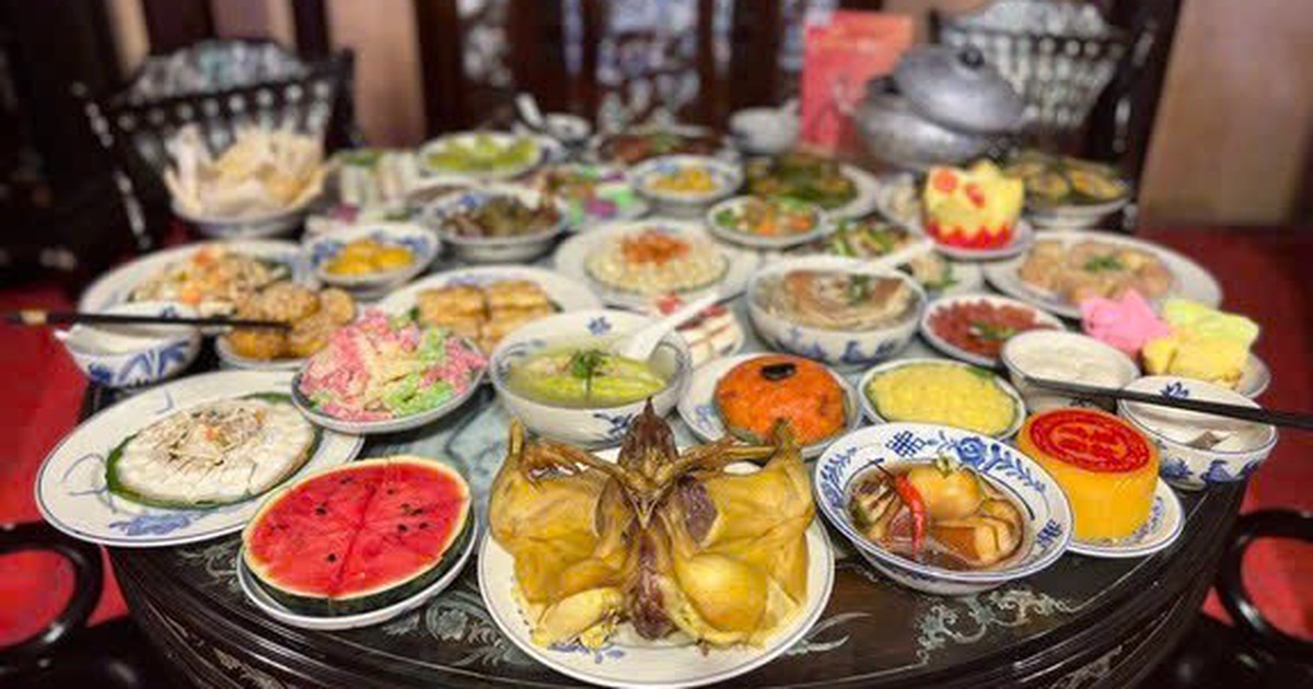 Mâm cúng giao thừa 3 miền gồm những gì? Chuyên gia văn hóa giải đáp chi tiết