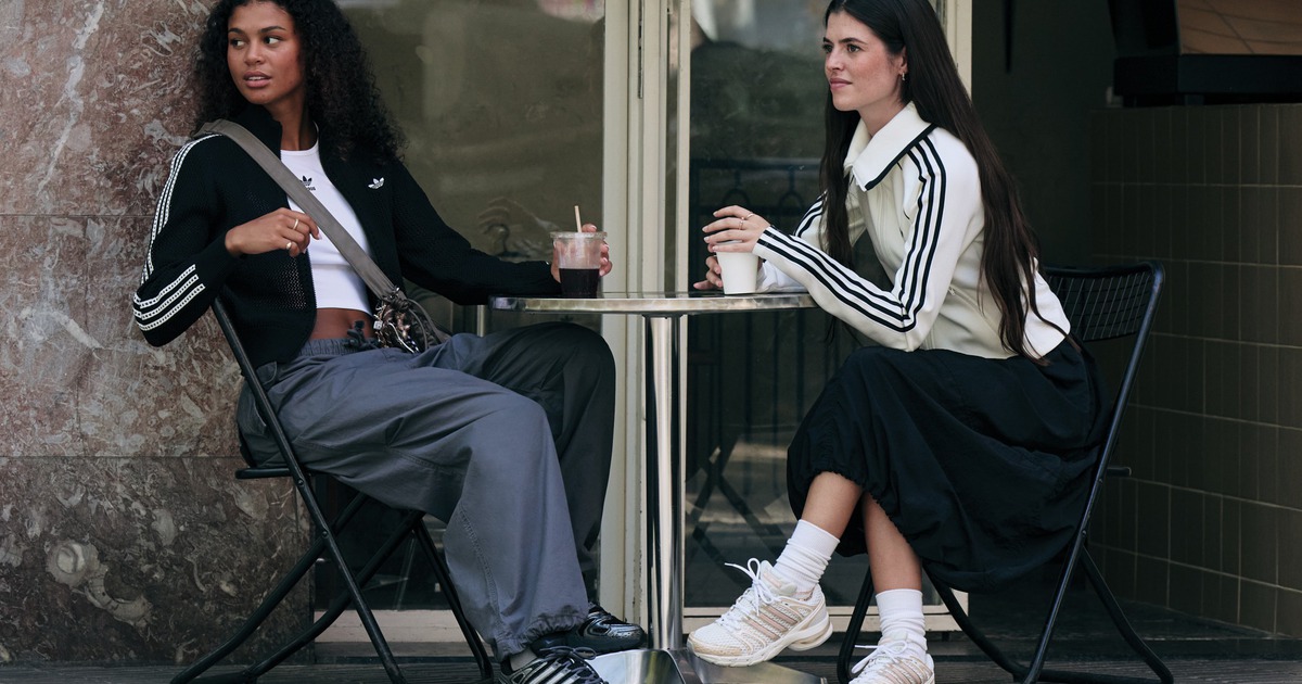 Các mẫu giày chạy bộ với phong cách trẻ trung, cá tính để xuống phố