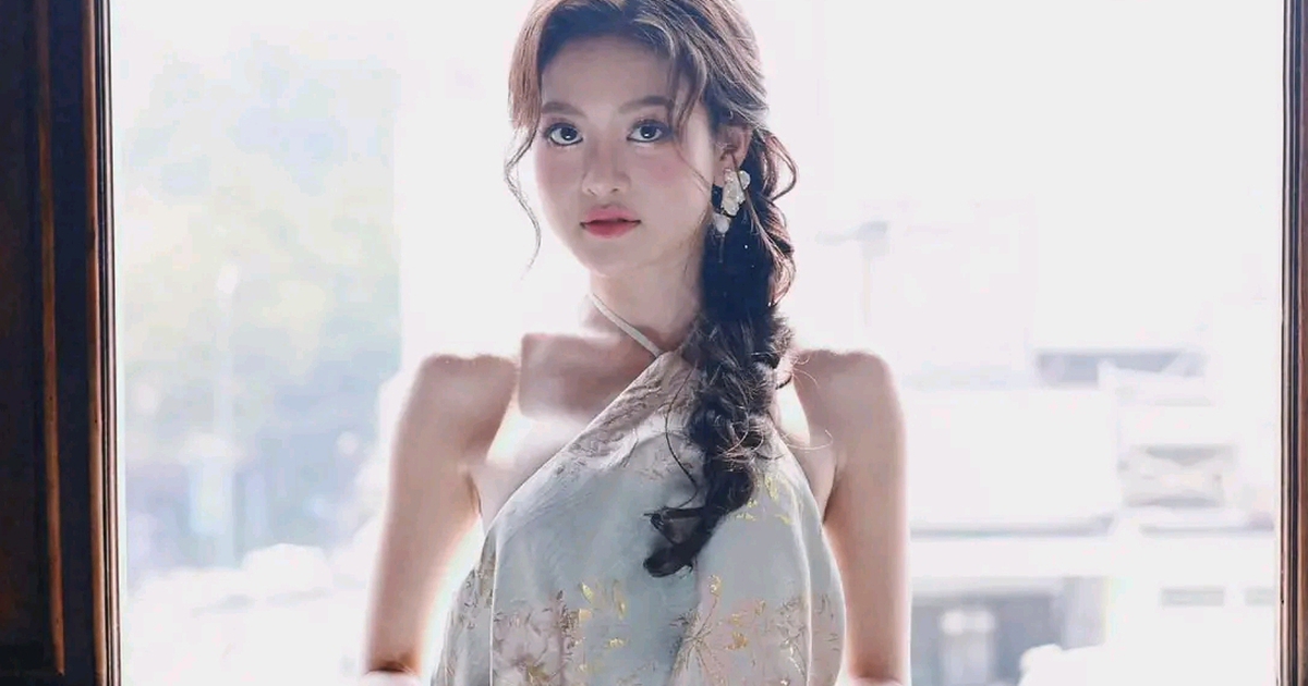 Mang cả vườn xuân vào tủ đồ với họa tiết hoa rạng rỡ