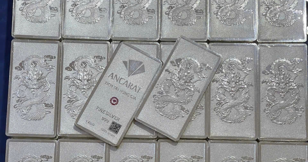 Giá bạc trên 79 triệu đồng/kg, có nơi bán xuyên tết