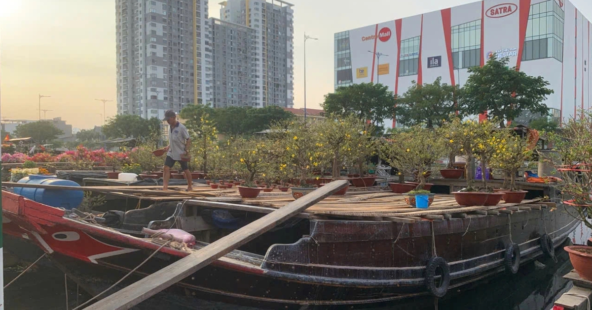 Mưu sinh ở Bến Bình Đông: Những chiếc ghe chở cả một cái tết