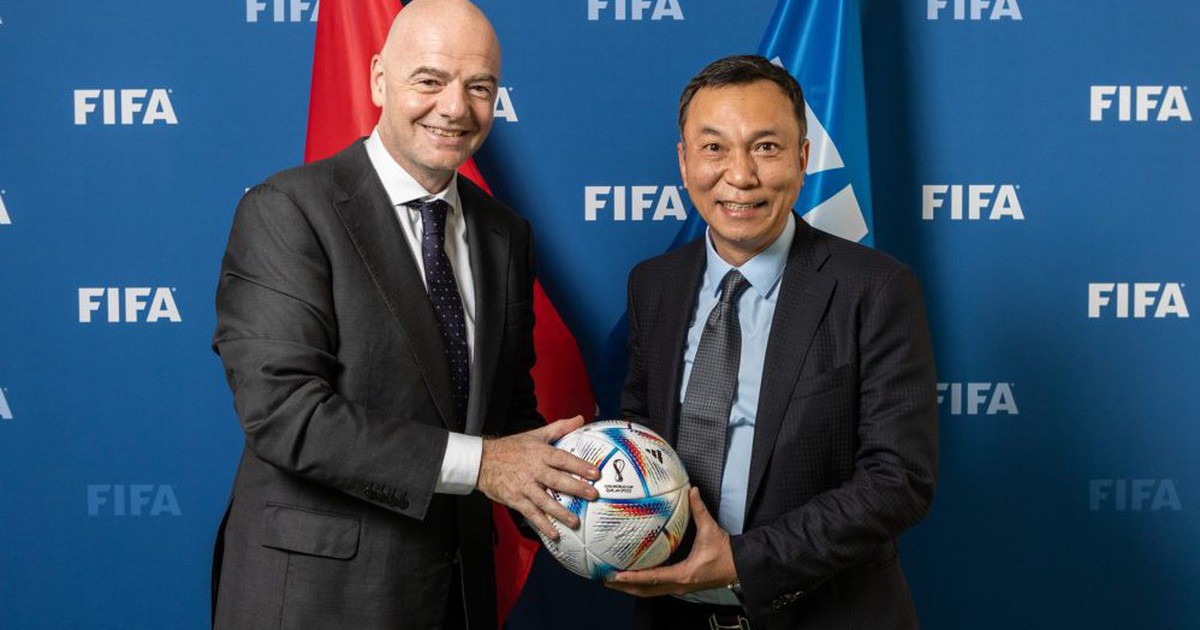 Chủ tịch và Tổng thư ký FIFA gửi quà đặc biệt đến Chủ tịch VFF Trần Quốc Tuấn: Chúc tết tài lộc…