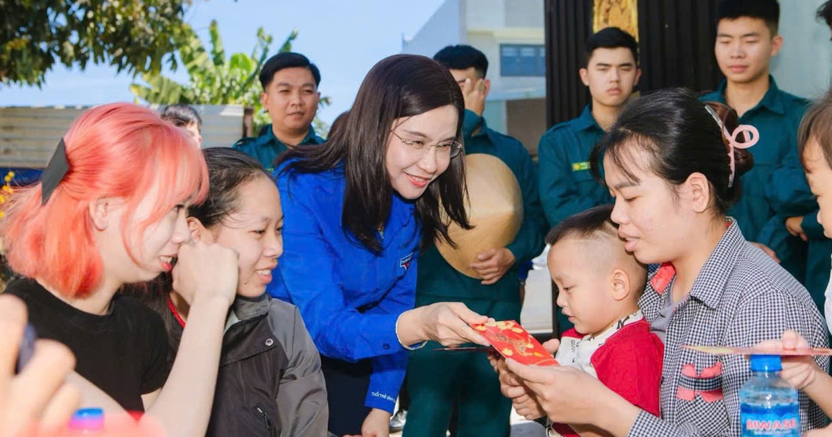 T.Ư Đoàn thăm và động viên các đơn vị làm nhiệm vụ trực tết tại TP.HCM