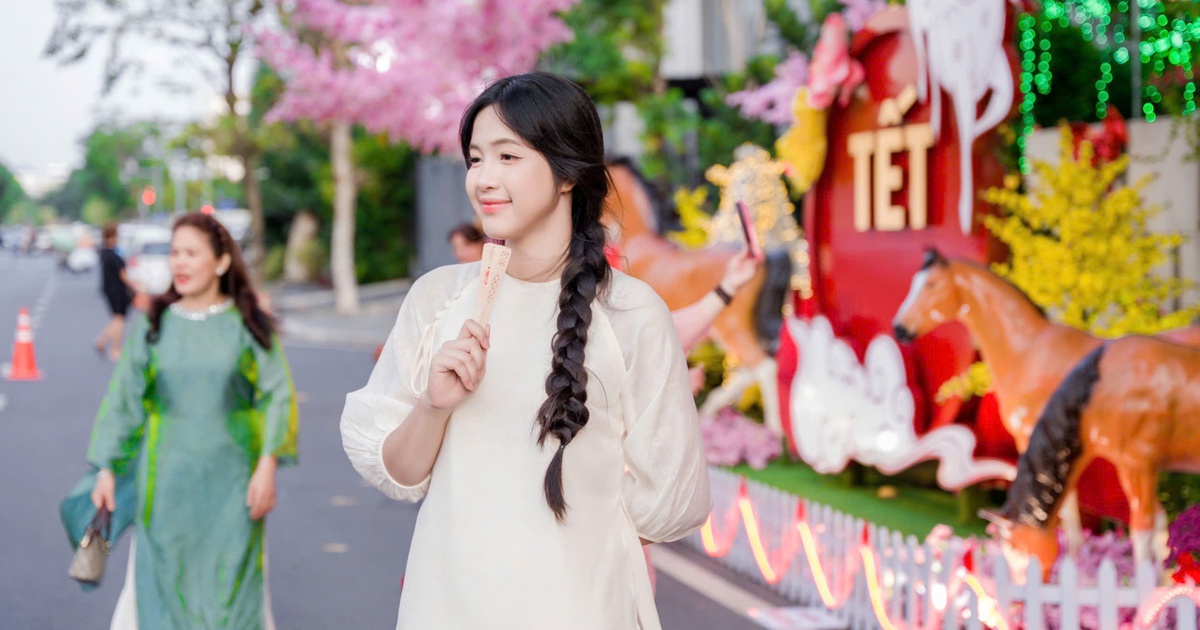 Biệt thự phố nhà giàu Phú Mỹ Hưng trang hoàng đón tết