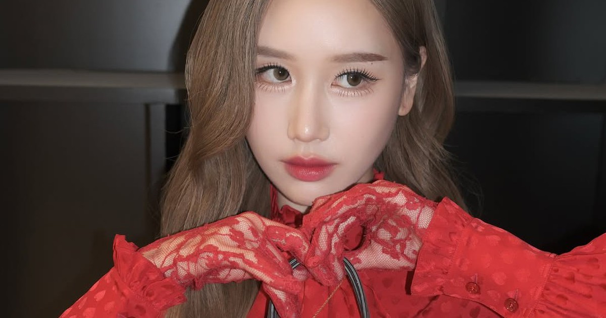 Chiếm mọi ánh nhìn trong mọi bữa tiệc đầu năm với găng tay ren mỏng