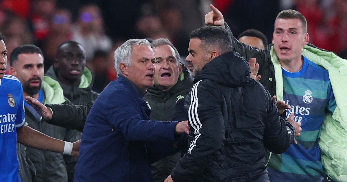 HLV Mourinho nói gì về màn ăn mừng gây tranh cãi của Vinicius tại Champions League, UEFA sẽ điều tra?