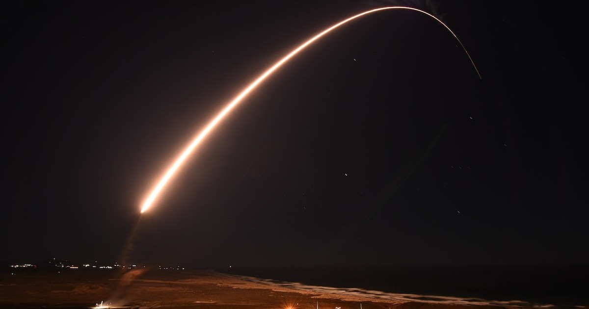 Mỹ tuyên bố sẽ thử hạt nhân, cáo buộc Trung Quốc thử bí mật