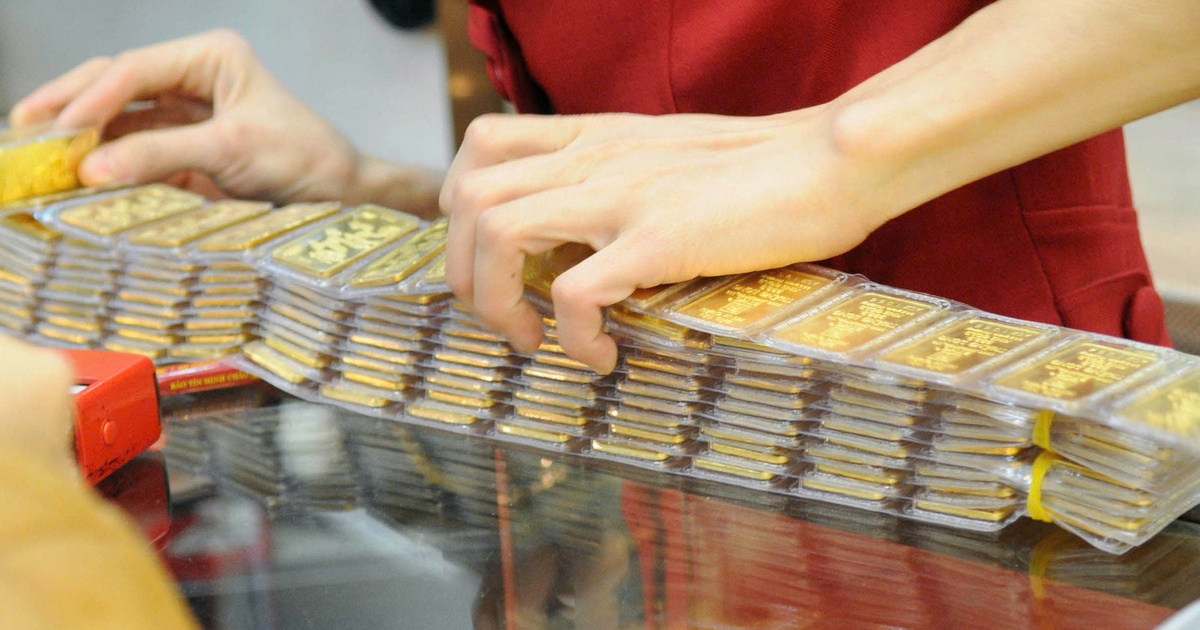 Mùng 3 tết, giá vàng bán ra 179 triệu đồng/lượng