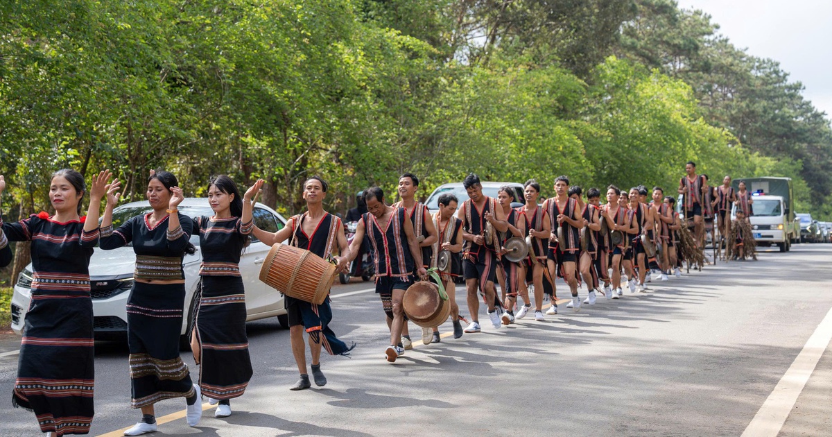 Lễ hội đường phố Âm vang Măng Đen