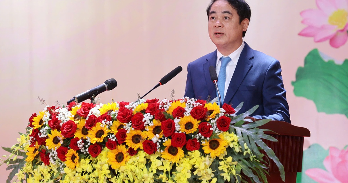 Khánh Hòa quyết tâm hiện thực hóa Nghị quyết Đại hội XIV của Đảng - Báo Thanh Niên