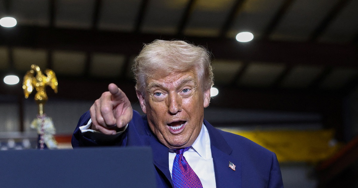 Ông Trump tố cáo ông Obama tiết lộ thông tin mật về người ngoài hành tinh