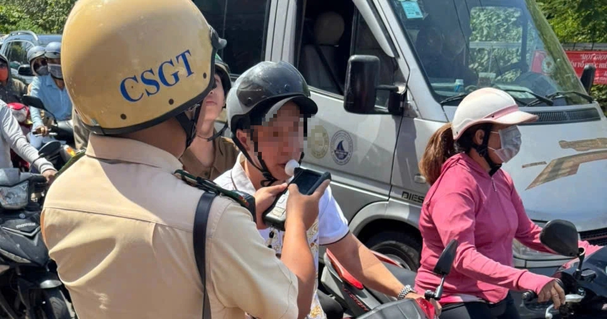 CSGT TP.HCM xử phạt hơn 1.700 trường hợp vi phạm nồng độ cồn trong 3 ng&agrave;y tết