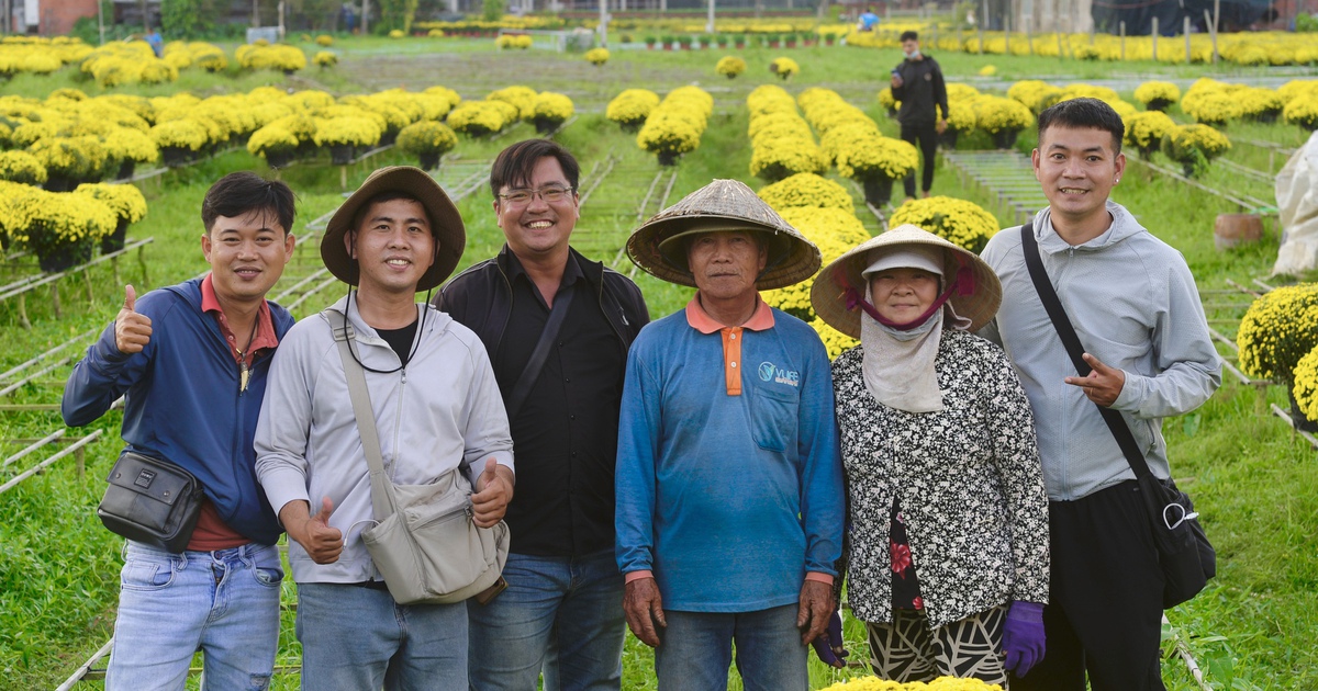 Lời hẹn xuân sau 'mong bà con khá hơn' của những YouTuber giải cứu hoa tết