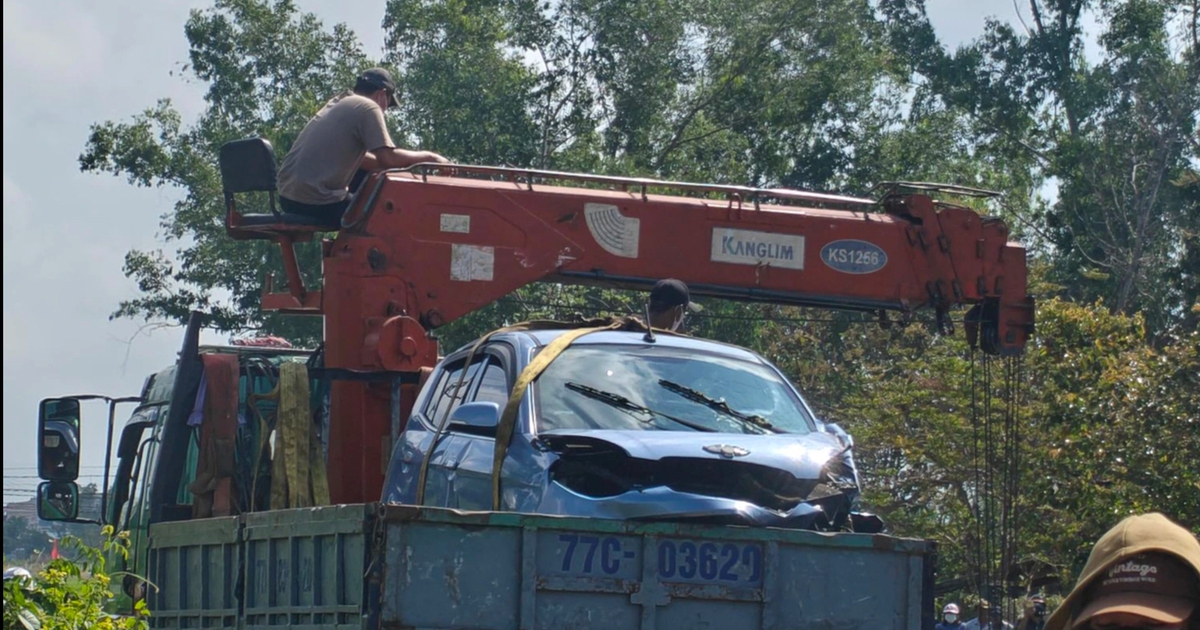 Gia Lai: Ph&aacute;t hiện 2 thi thể c&ugrave;ng xe &ocirc; t&ocirc; dưới k&ecirc;nh Văn Phong