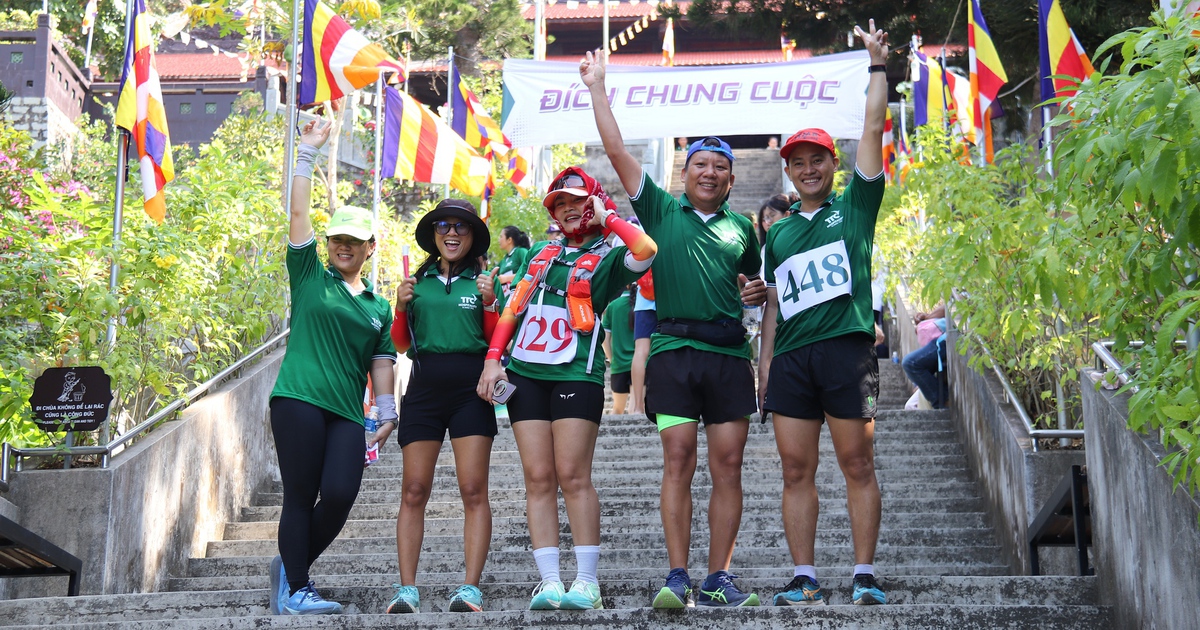 Băng rừng già đầu xuân, chạm tượng Phật nằm dài 49 m trên núi Tà Kóu