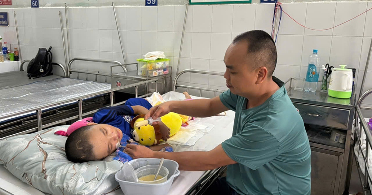 Trao hơn 570 triệu đồng tiền bạn đọc giúp các hoàn cảnh ngặt nghèo