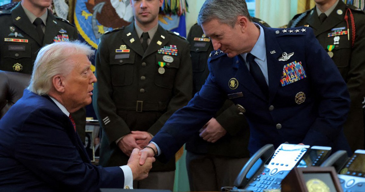 Ông Trump làm rõ quan điểm của tướng Mỹ về tấn công Iran