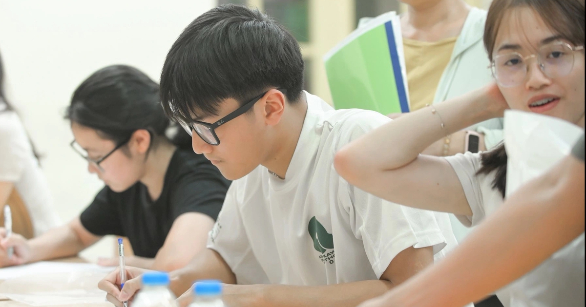 Thi vào lớp 10, phần lớn chọn môn ngoại ngữ