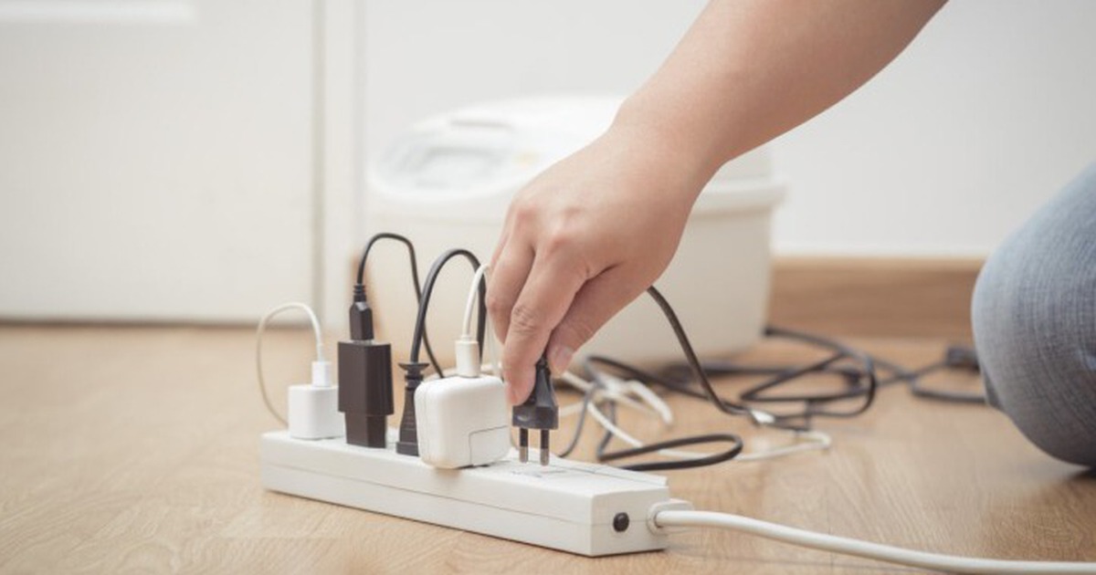 Những dấu hiệu cho thấy cần thay ổ cắm điện mới