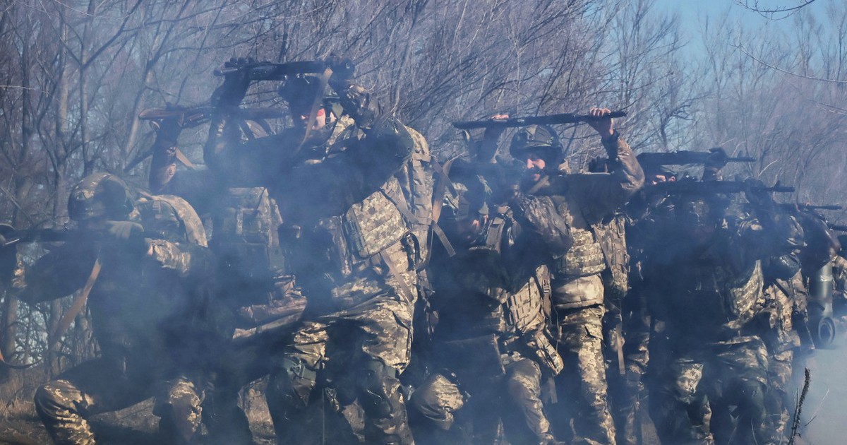 Chiến sự Ukraine ngày 1.463: Nga - Ukraine 'ăn miếng trả miếng', Mỹ gây sức ép Kyiv