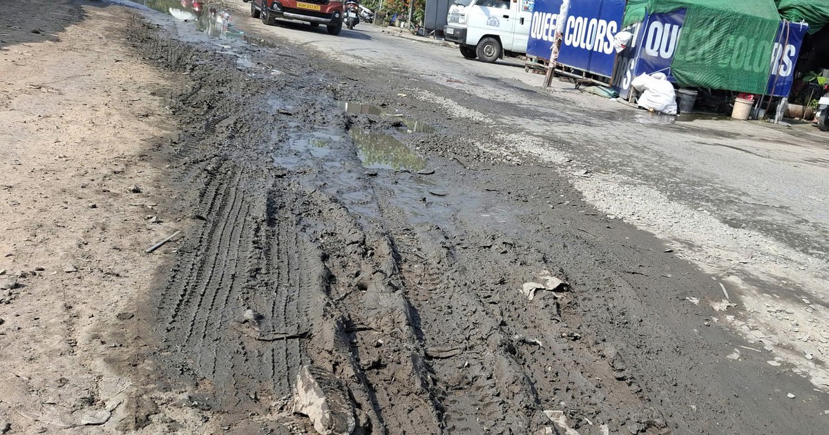 Đường xuống cấp, đi lại khó khăn