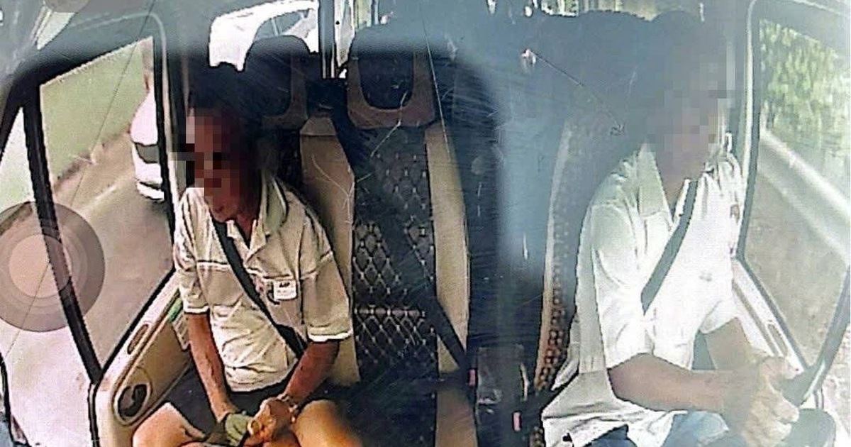 Nhiều tài xế dùng điện thoại khi lái xe trên cao tốc bất ngờ bị CSGT phạt