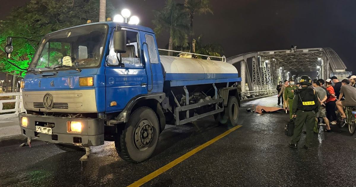 TP.Huế: Nam shipper tử vong sau va chạm với xe bồn tr&ecirc;n cầu Trường Tiền