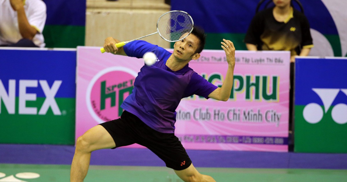 Nguyễn Tiến Minh 'khóc ròng' với sự cố bất ngờ ở giải cầu lông quốc tế Singapore