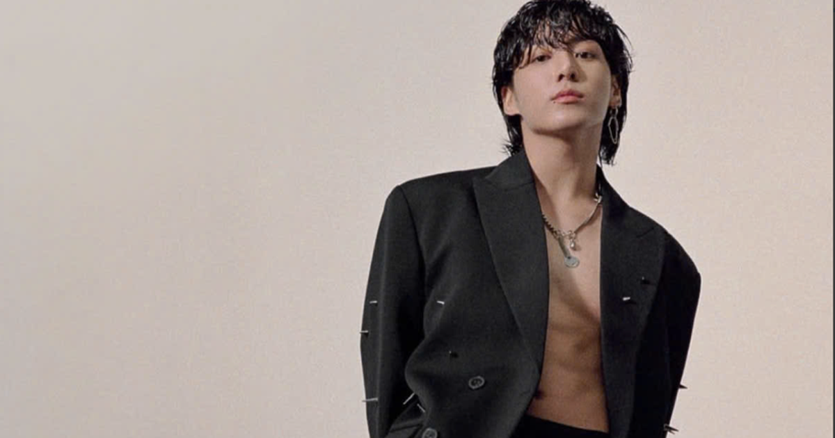 Nam ca sĩ g&acirc;y tranh c&atilde;i v&igrave; livestream uống rượu, văng tục