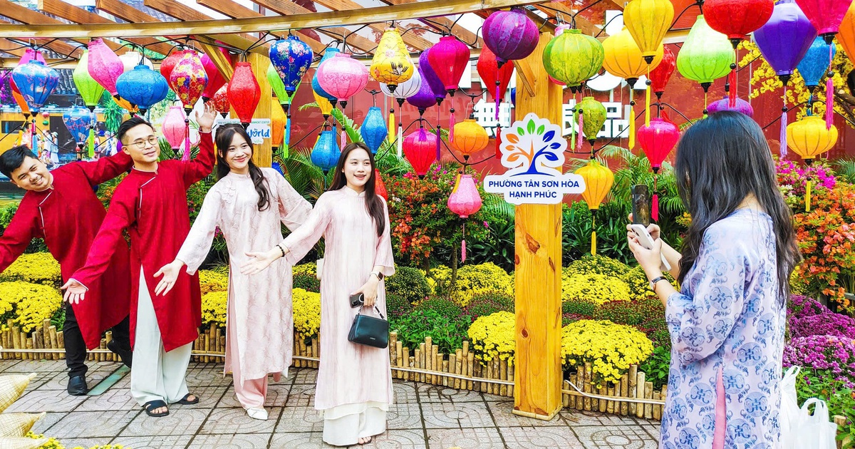 Đường hoa xuân Menas đón hơn 500.000 lượt khách du xuân