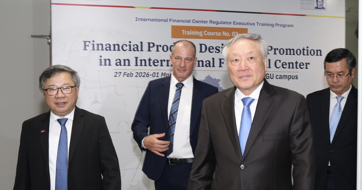 Ph&oacute; thủ tướng dự khai giảng đ&agrave;o tạo nh&agrave; quản l&yacute; Trung t&acirc;m t&agrave;i ch&iacute;nh quốc tế