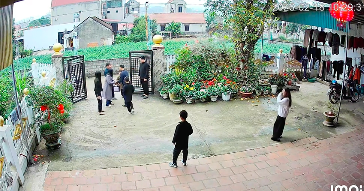 Con dâu về ăn tết nhà ngoại, bố mẹ chồng lái xe 400 km đến thăm