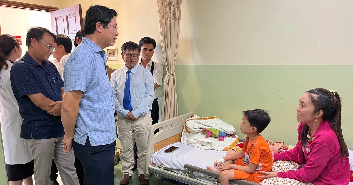 Đồng Tháp: 71 người nhập viện nghi do ăn bánh mì