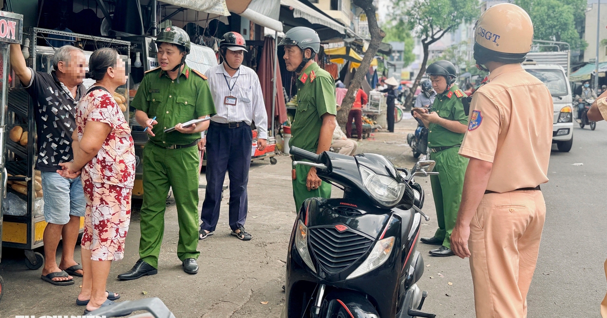 Xử lý lấn chiếm vỉa hè ở TP.HCM: Người dân mong làm nghiêm, công bằng